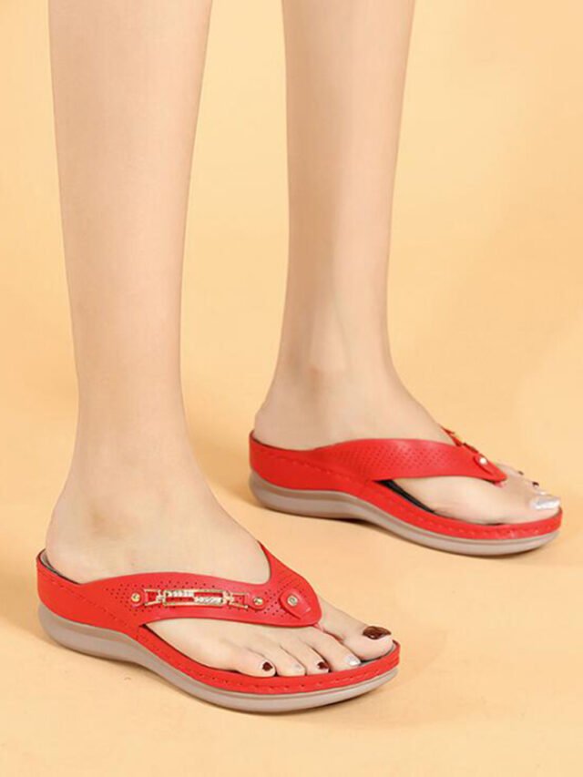 Orthopedic sandals with low heels
